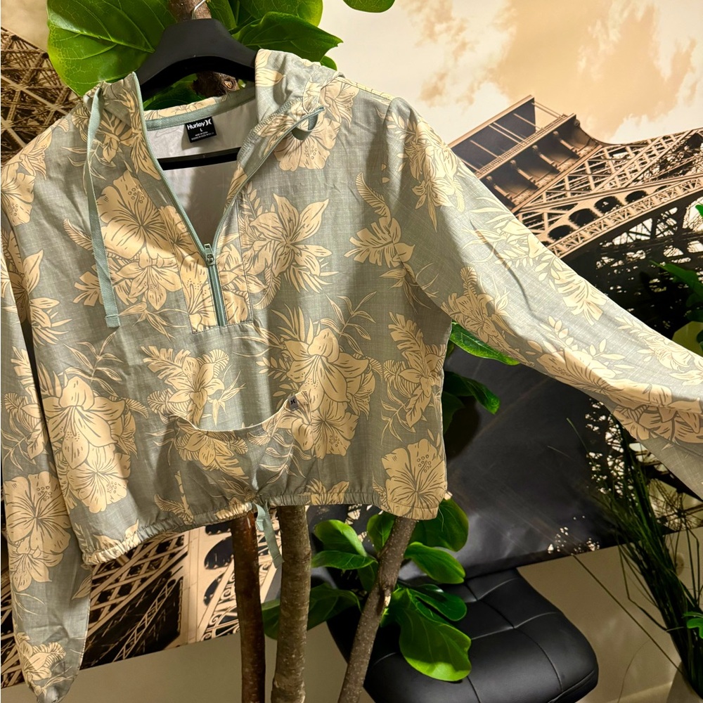 Women’s light green & tan hoodie.